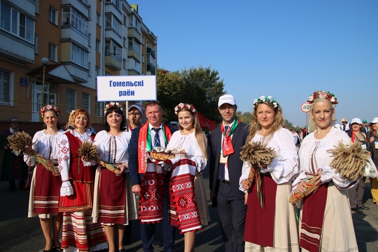 Лучших аграриев чествовали на областном празднике «Дажынкі»