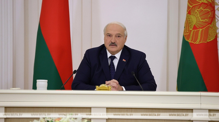 Лукашенко: с 1 января в Беларуси должна быть четкая, понятная система регулирования цен