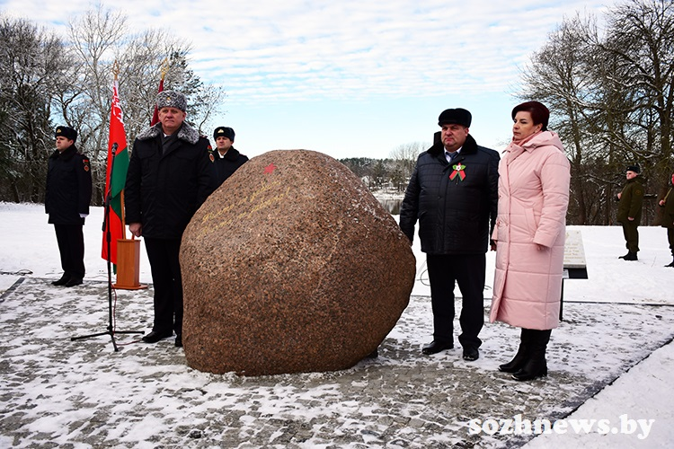 Их подвиг бессмертен. В деревне Скиток прошло торжественное открытие обновленного памятного знака