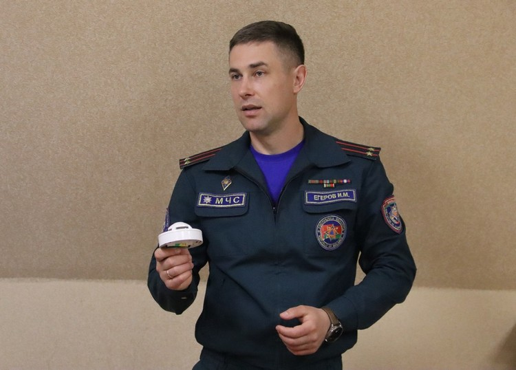 Разговор о важном: заместитель начальника Гомельского областного управления МЧС Иван Егеров провёл встречу с трудовым коллективом