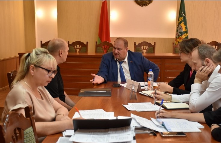 Дороги и садовые товарищества: глава района провел личный прием граждан