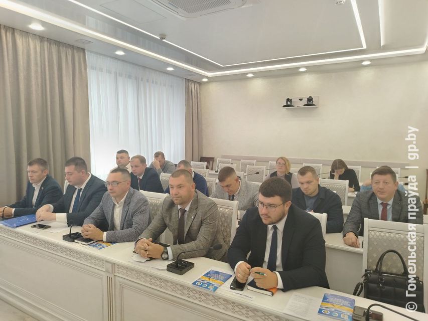 Не оборачиваться на выбранном пути. В Гомеле провели очередную сессию «Школы молодого руководителя»