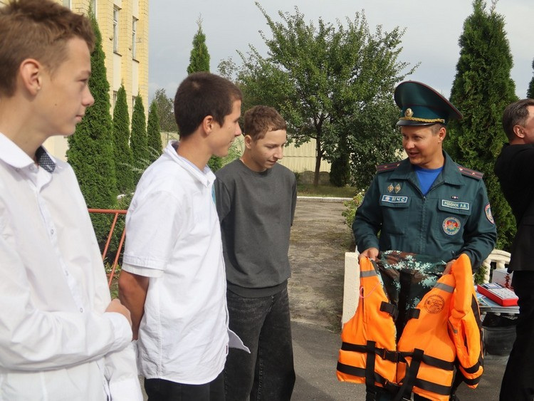 Спасатели Гомельского района провели профилактические мероприятия в Чёнковском сельсовете