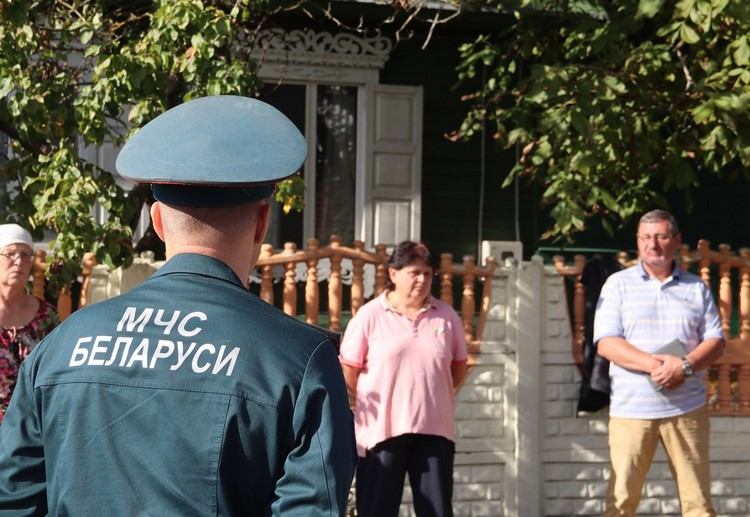 Спасатели провели обучающее мероприятие по пожарной безопасности в садовом товариществе «Солнечное»