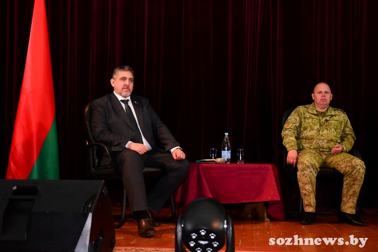 Председатель Гомельского райисполкома Александр Новиков встретился с жителями агрогородка Новая Гута