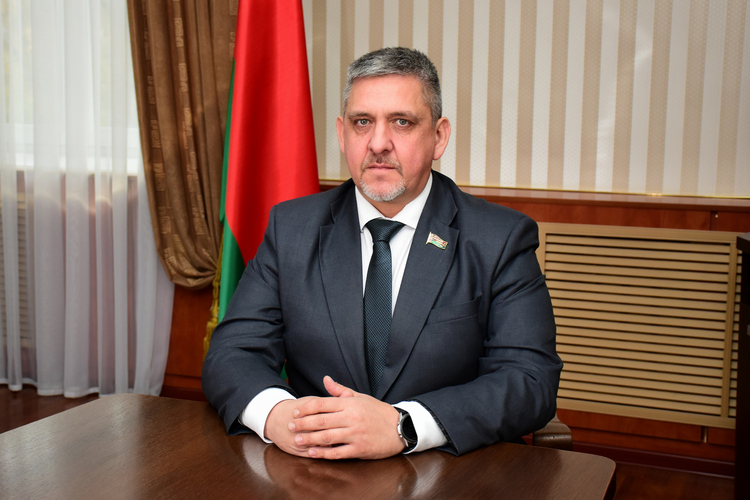 Мнением о посылах Президента в Послании к белорусскому народу и Парламенту поделился Александр Новиков
