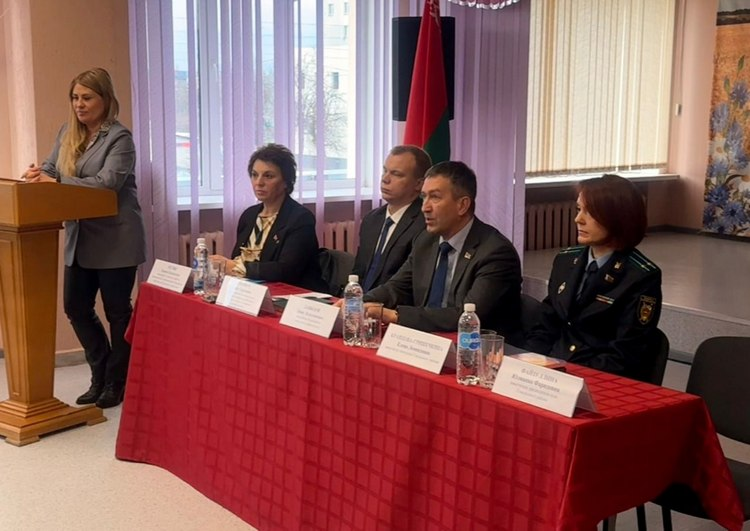 В Гомельском районе прошел правовой прием с участием профсоюзных лидеров