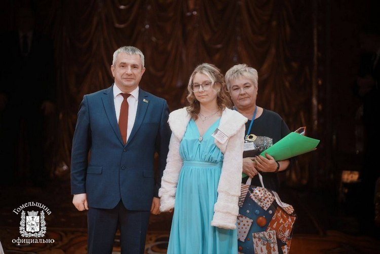 Время чудес: Евгения Алисейко из агрогородка Терешковичи побывала на губернаторской ёлке
