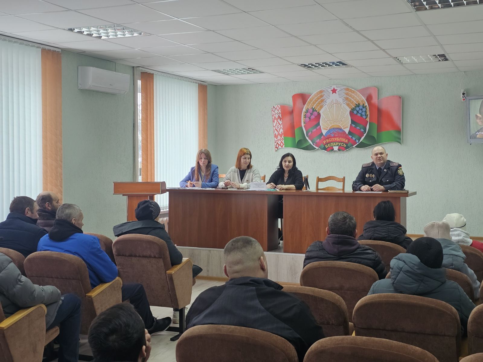 В ОВД Гомельского райисполкома прошло совместное заседание наблюдательной комиссии при Гомельском райисполкоме, районной комиссии по борьбе с пьянством и алкоголизмом и профилактическое мероприятие, организованное уголовно-исполнительной инспекцией отдела внутренних дел Гомельского райисполкома