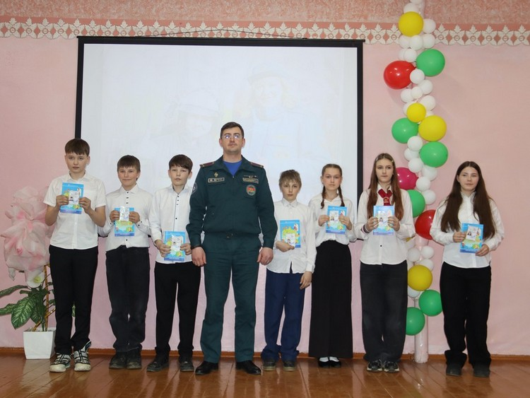 Путь к успеху – путь с МЧС: праздничное мероприятие в Гомельском районе
