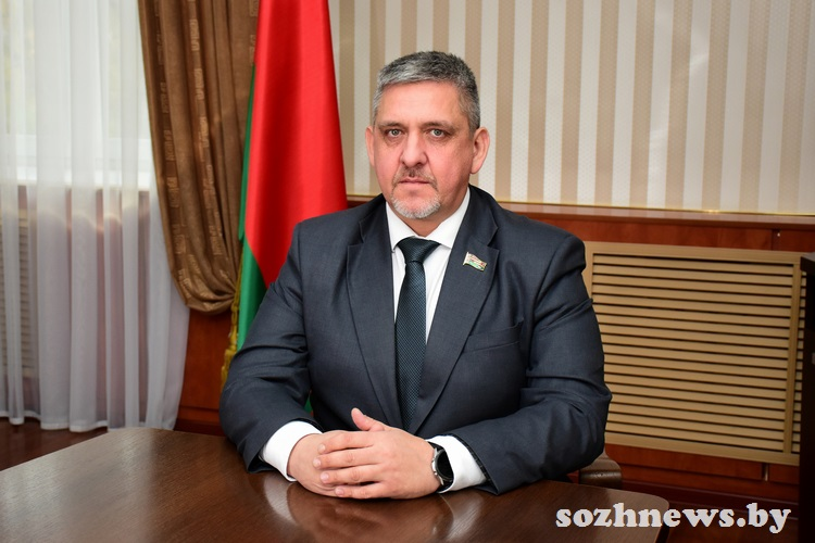 Поздравление с Праздником труда председателя райисполкома Александра Новикова