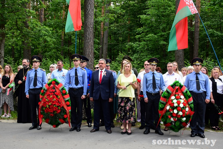 ФОТОРЕПОРТАЖ. В Гомельском районе почтили память жертв Великой Отечественной войны