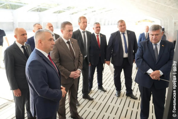 Премьер-министр Александр Турчин посещает Гомельщину. На маршруте — свинокомплекс-гигант в Гомельском районе, БМЗ в Жлобине, ход уборочной